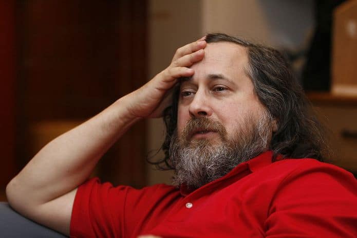 Richard Stallman deixou o MIT e a FSF por conta de mal-entendidos