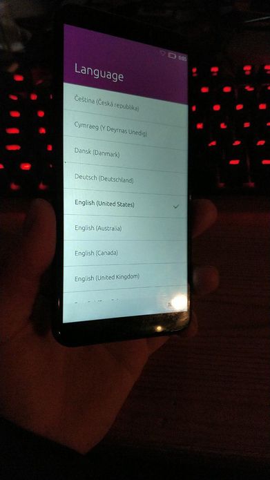 Ubuntu Touch rodando no smartphone PinePhone? Já é possível!