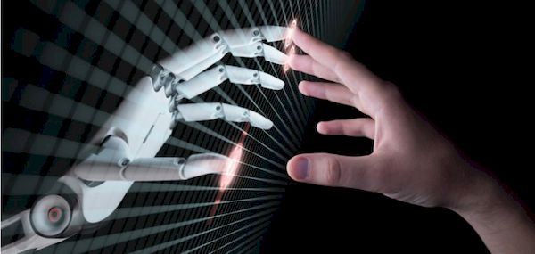 Inteligência artificial e humana trabalhando juntas no combate às fraudes em transações comerciais online