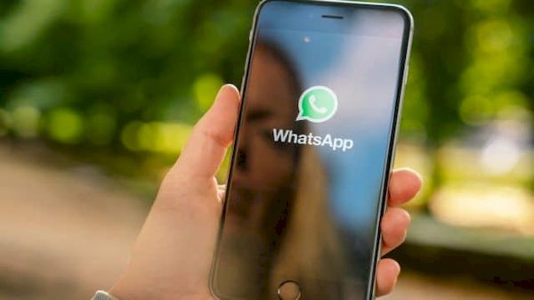 Como ativar a chamada de vídeo para até oito participantes no WhatsApp?
