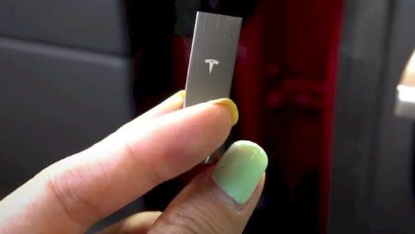 Novo drive USB Tesla agora grava vídeos no modo Sentry