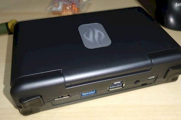 Dragonbox Pyra começou a ser enviado aos clientes (PC portátil de jogos)
