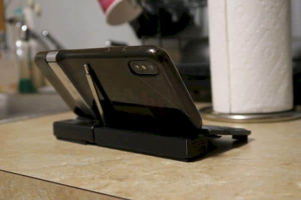 Hacker criou um Teclado DIY para smartphone com peças de PDA Psion 5