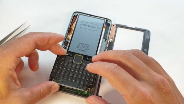 Precusor, o dispositivo de hardware móvel aberto, irá atrasar Precusor, o dispositivo de hardware móvel aberto, irá atrasar