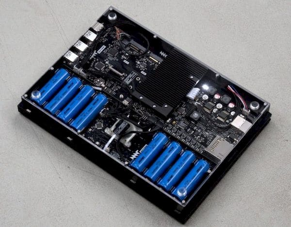 O Laptop aberto MNT Reform começou a ser enviado aos patrocinadores