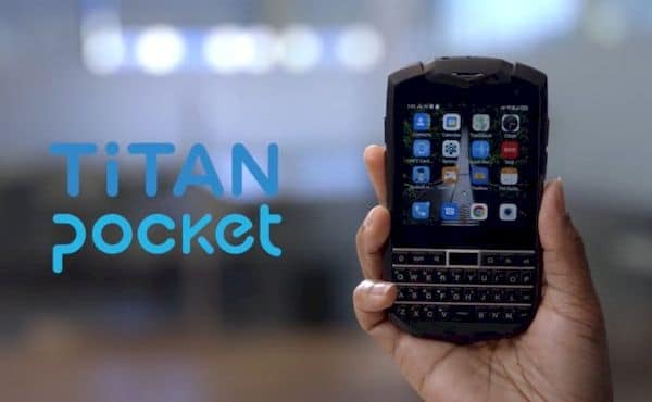 Unihertz Titan Pocket, um smartphone com tela pequena e teclado físico