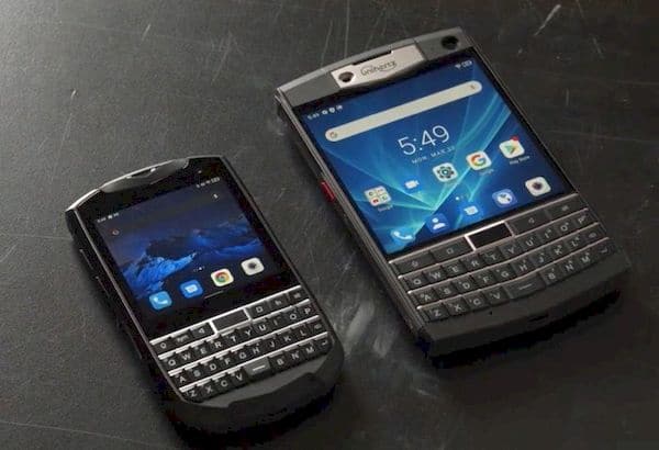 Unihertz Titan Pocket, um smartphone com tela pequena e teclado físico