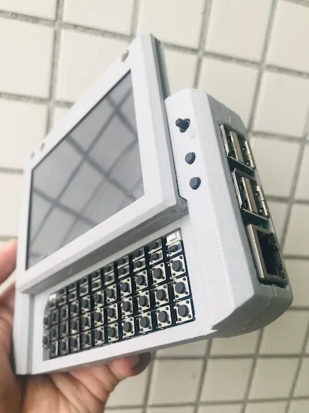 MutantC v4, um PC portátil hackeavel DIY alimentado por um Raspberry Pi