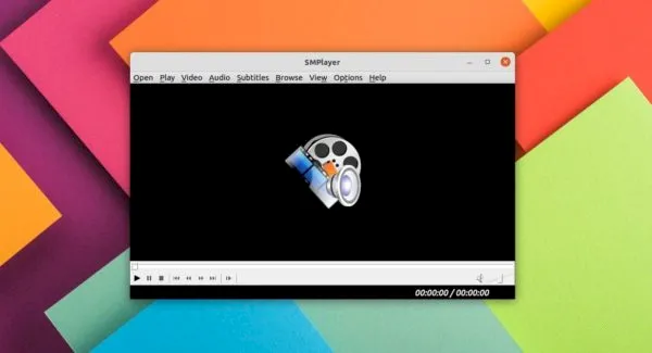 SMPlayer 21.8 lançado com suporte a Appimage, Flatpak, Snap, e macOS