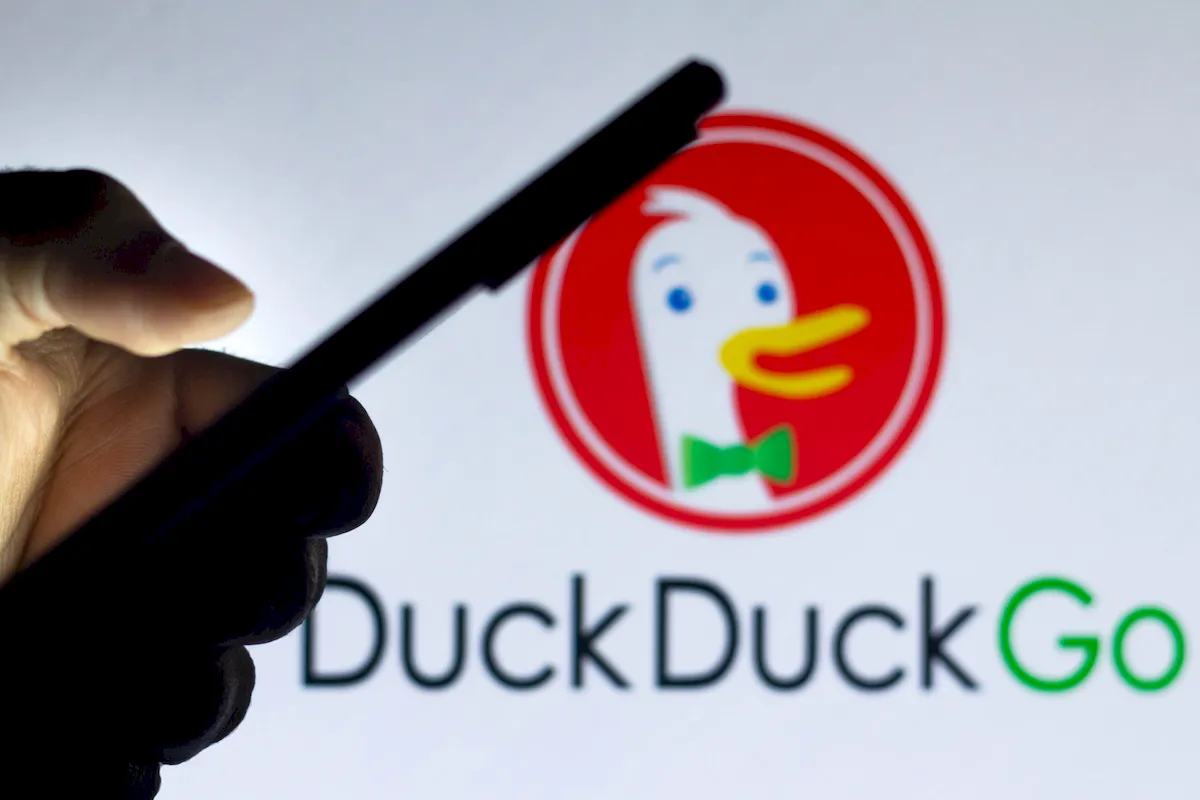 DuckDuckGo permite rastreadores da Microsoft devido a contrato