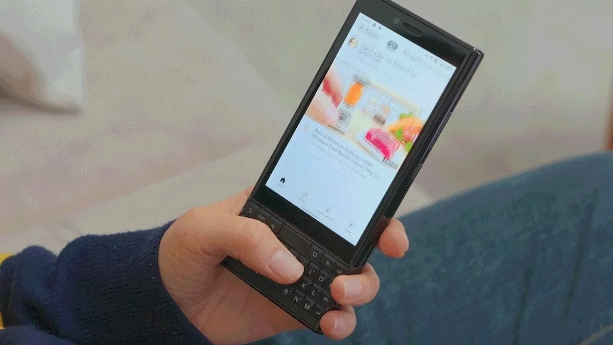 Unihertz Titan Slim, um smartphone com teclado estilo BlackBerry