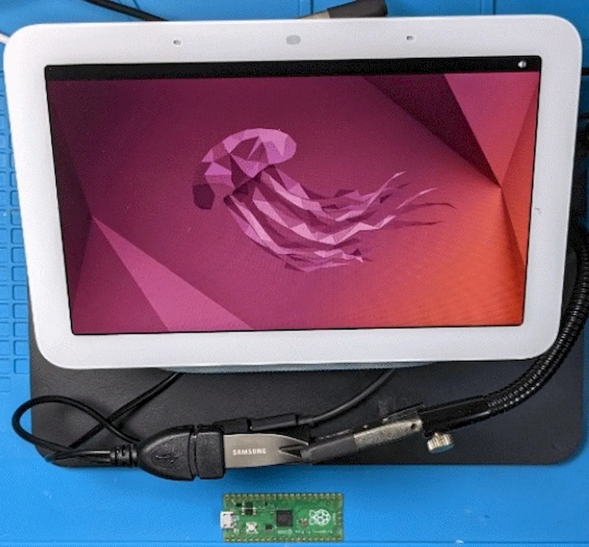 Hacker instalou o Ubuntu em uma tela do Google Nest Hub de 2ª geração