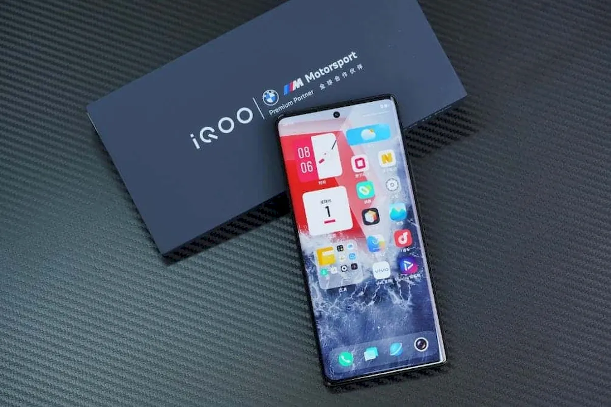Lançado o primeiro smartphone com carregamento de 200W