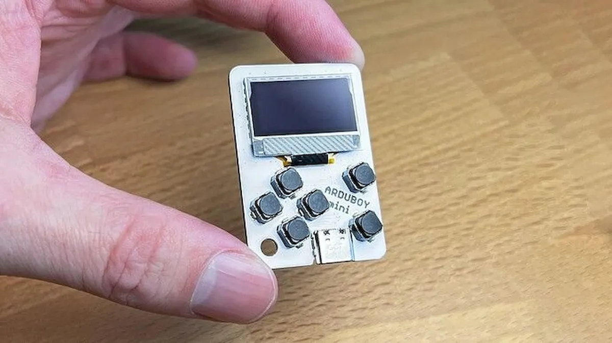 Console de jogos de 8 bits Arduboy Mini chegou ao Kickstarter