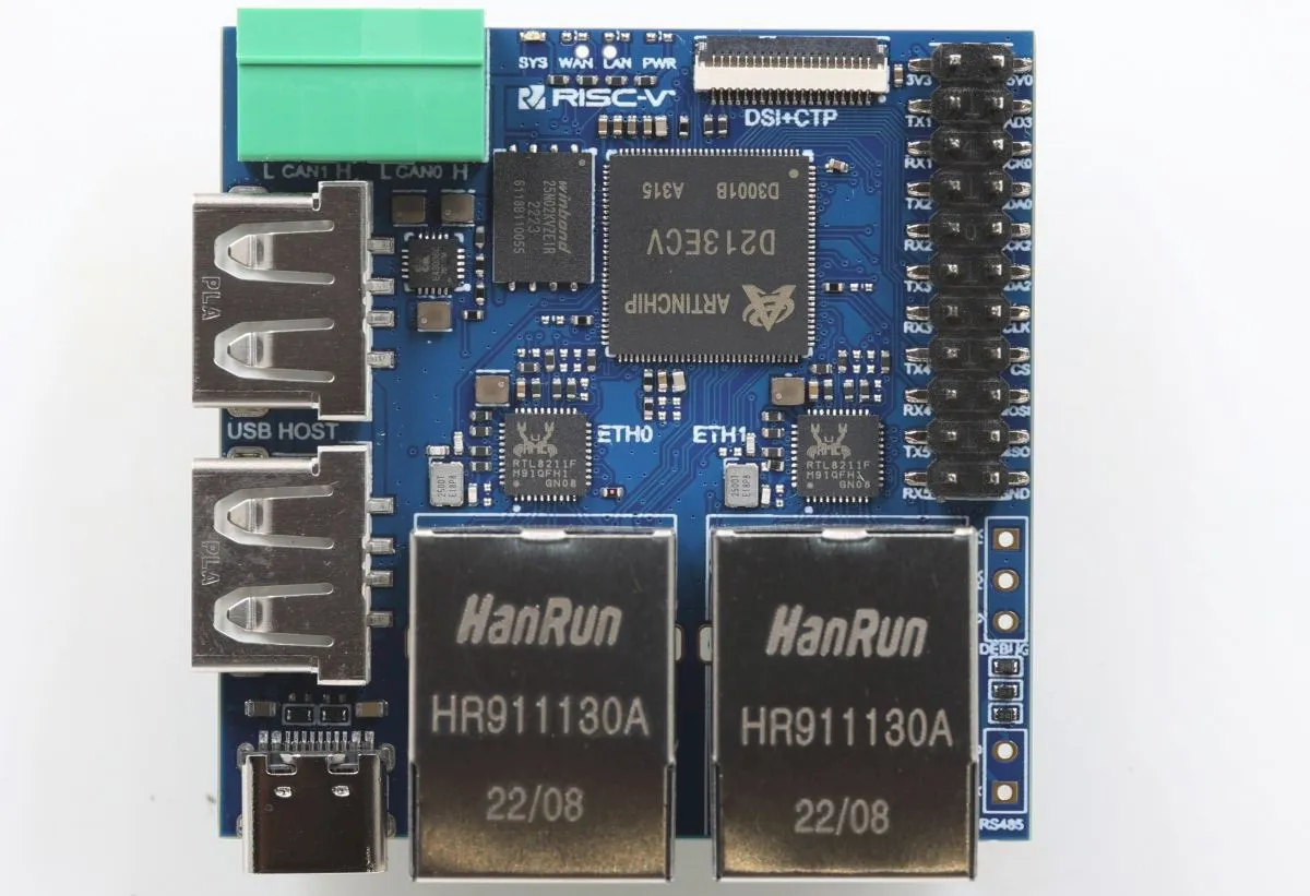 Roteador com chip RISC-V em uma placa quadrada de 2 polegadas