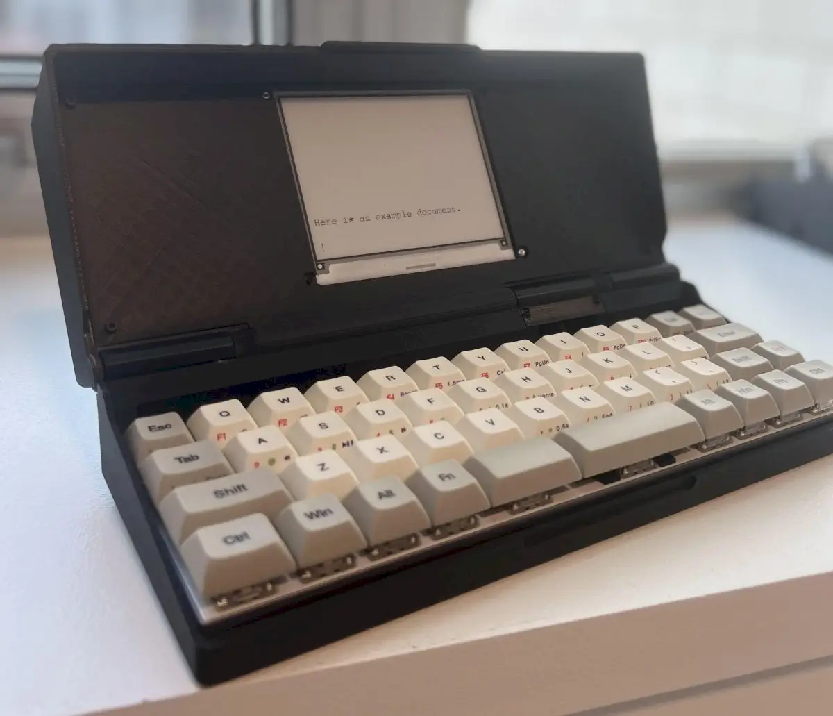 ZeroWriter, um máquina de escrever DIY E Ink de código aberto