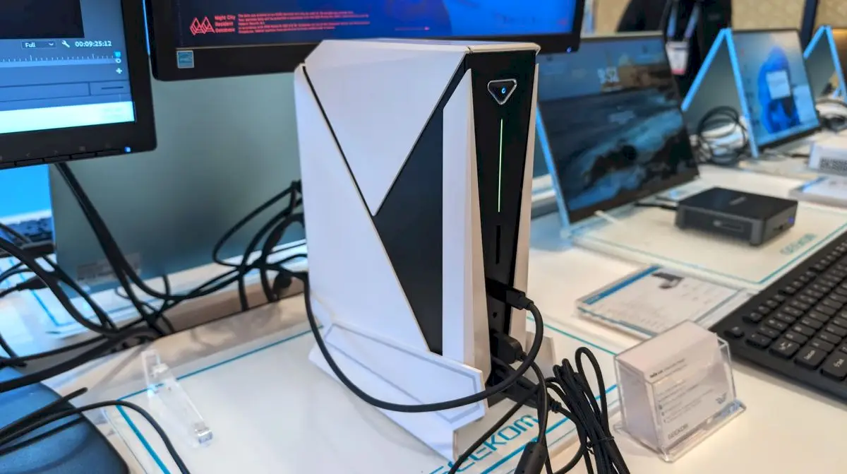 Geekom APro8 Max, um mini PC que parece um console de jogos