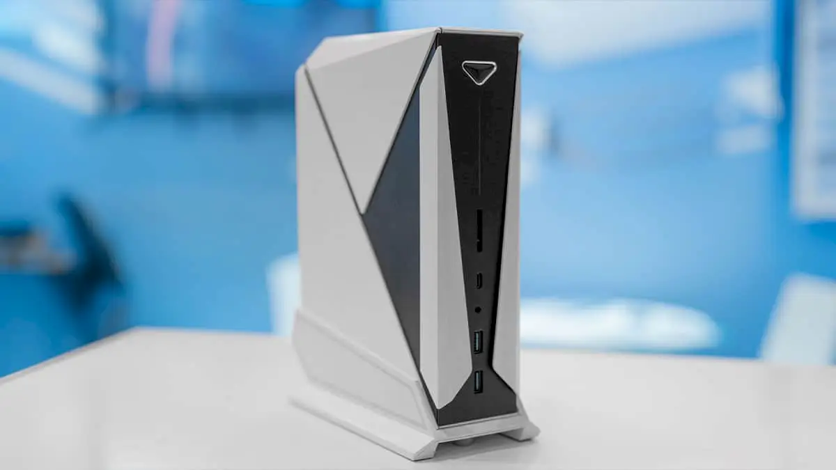 Geekom APro8 Max, um mini PC que parece um console de jogos