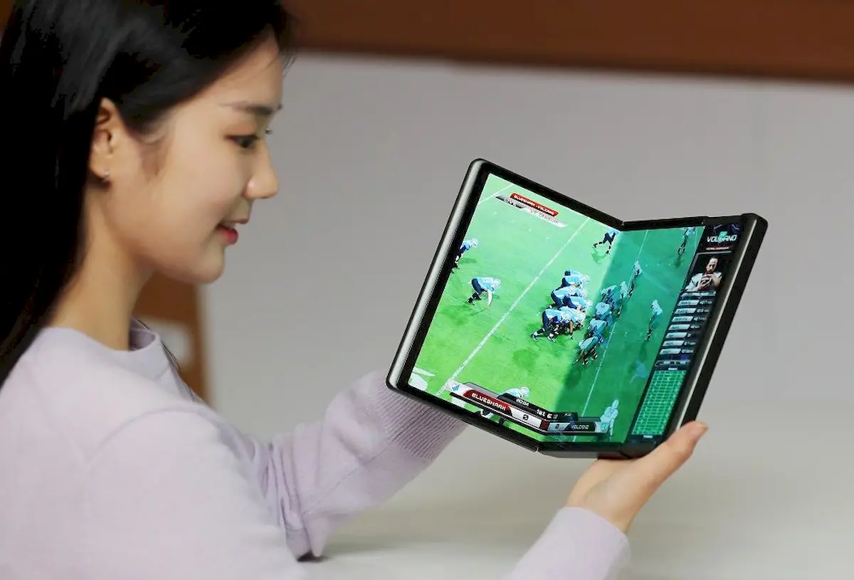 Samsung apresentará uma tela de telefone dobrável de 360 graus