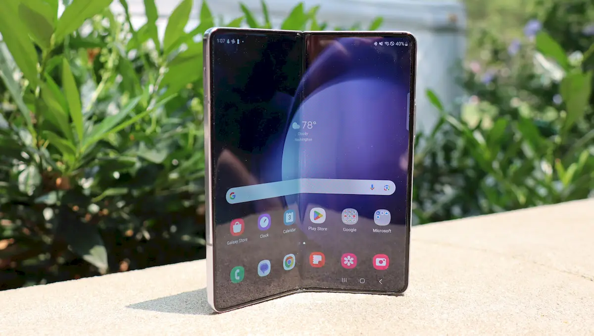 Samsung pode lançar um Galaxy Z Fold 6 mais acessível