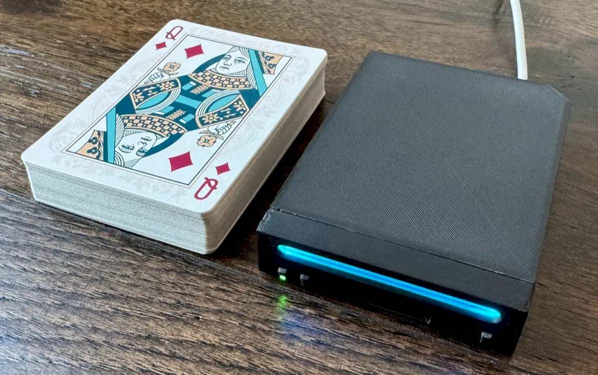 modder deixou o Nintendo Wii do tamanho de um baralho de cartas