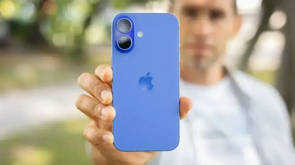 Apple lança atualização iOS 18.3.2 para corrigir falha de segurança no iPhone