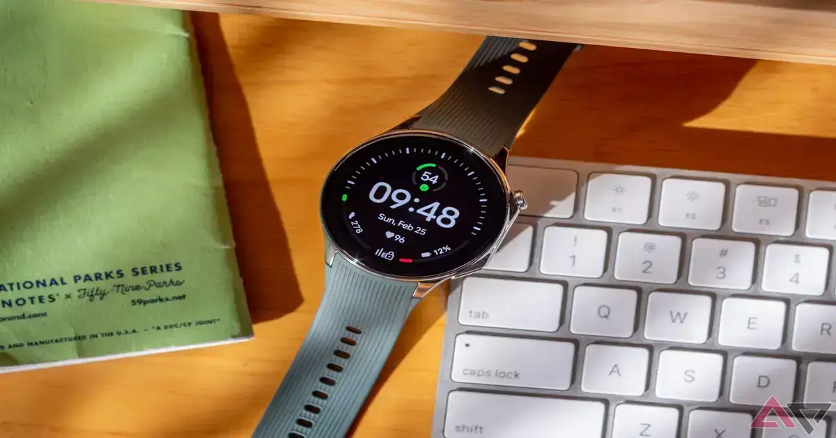 Atualização do OnePlus Watch 2 para Wear OS 5 ainda deve demorar