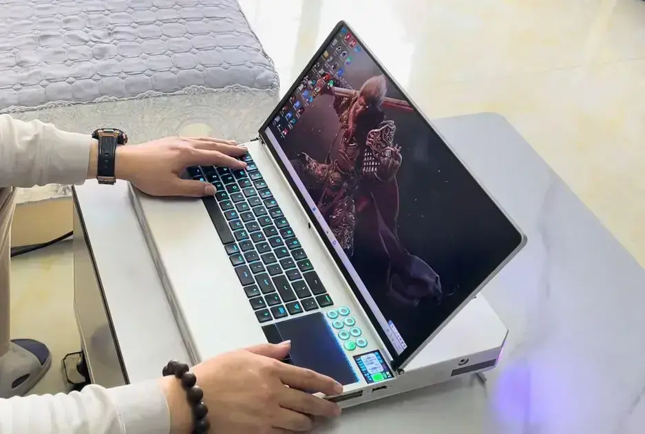 Novo laptop líquido combina potência de desktop com portabilidade