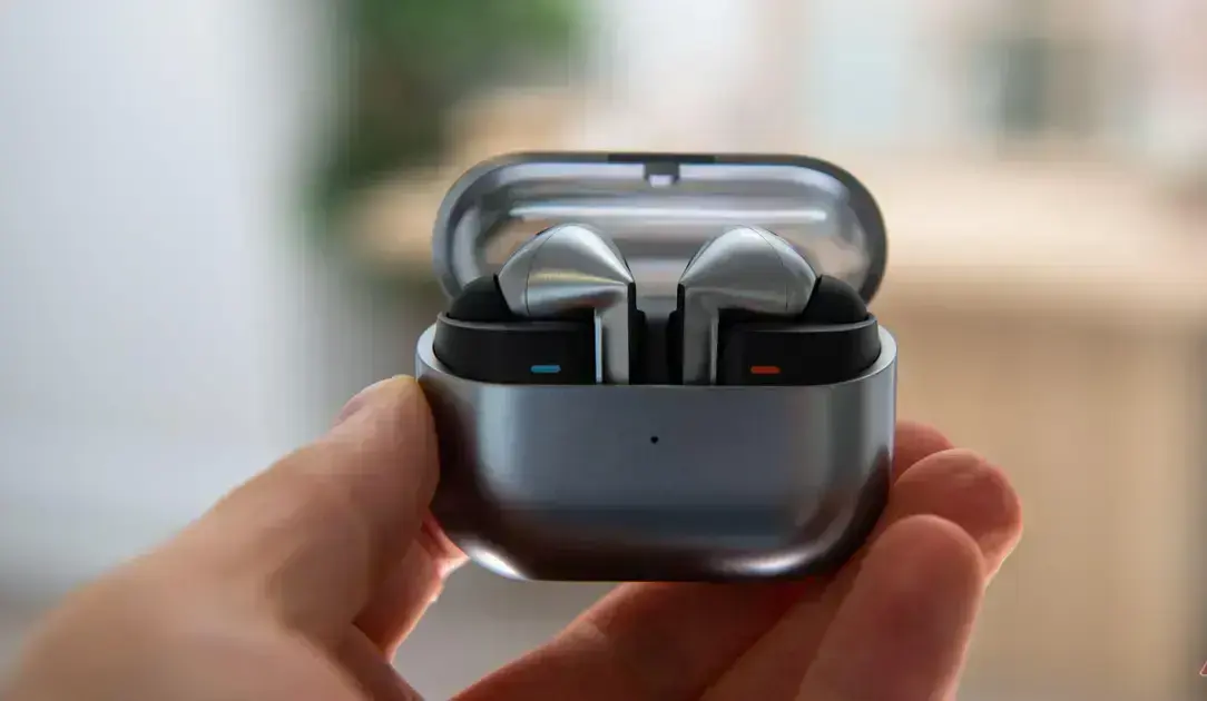 Samsung deve lançar seus primeiros headphones abertos junto com novos dispositivos