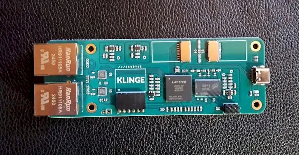 Klinge: Computador FPGA compacto para implantações Linux seguras e headless