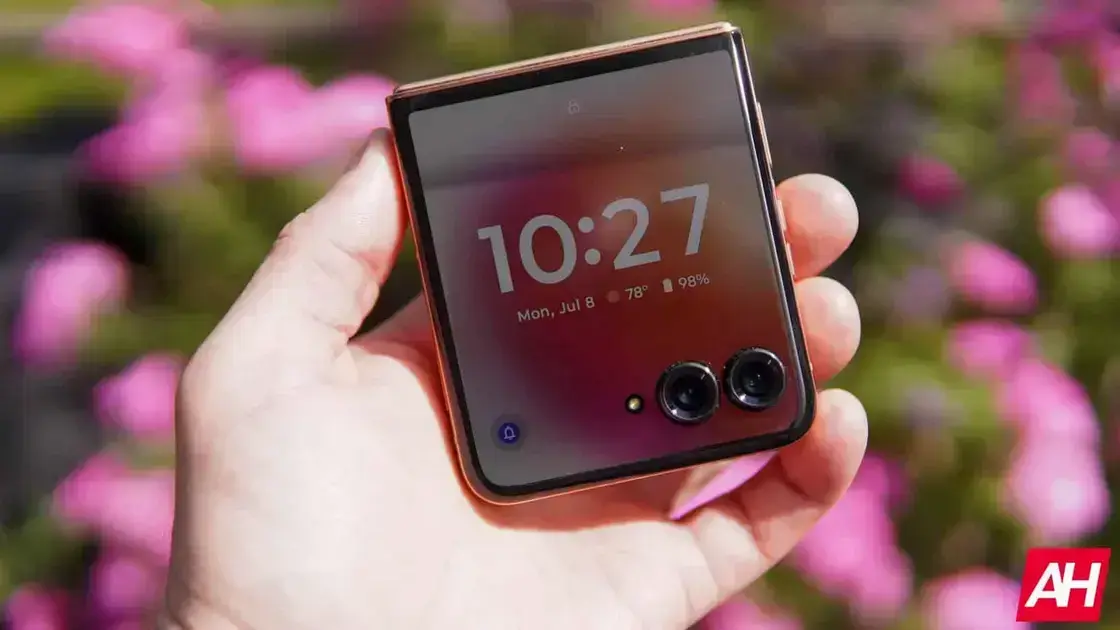 Motorola Razr Plus 2024 recebe atualização para Android 15 nos EUA