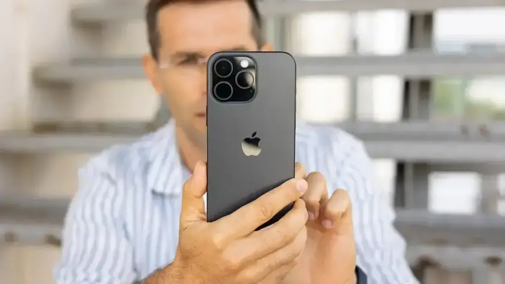Rumores sobre o iPhone 18 Pro: Vamos descobrir as novidades no display?