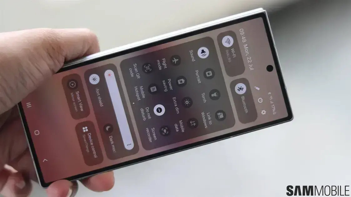 Samsung prepara o Galaxy Z Fold 7 com novo design em titânio