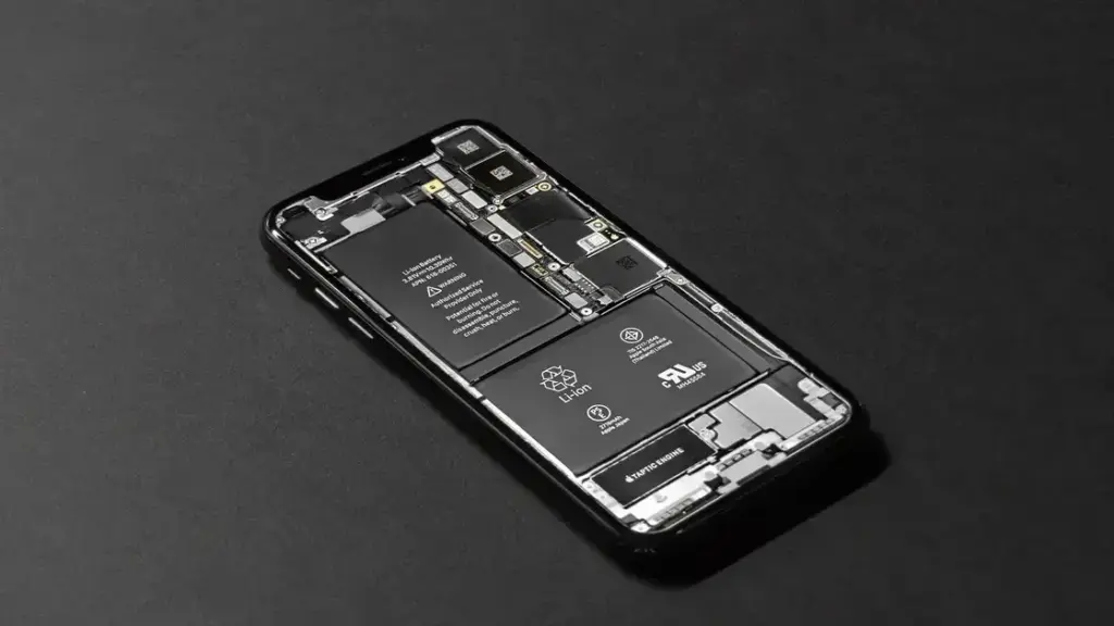 Trump critica plano da Apple de produção na Índia para iPhone