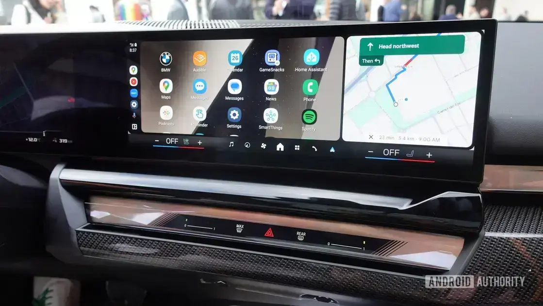 Android Auto 14.2 traz novas opções de temas para uma interface mais leve