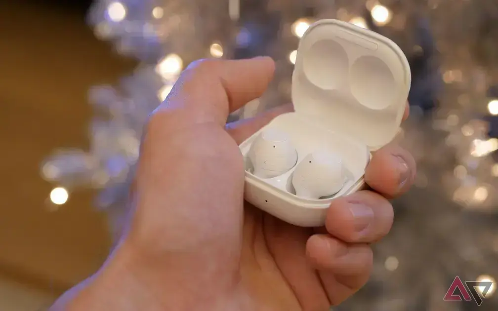 Aproveite a oferta imperdível: Samsung Galaxy Buds FE por apenas R$47!