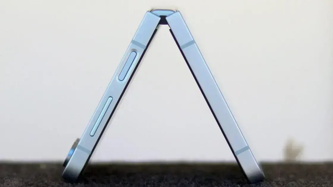 Galaxy Z Flip 7: inovações no carregamento sem fio com Qi2