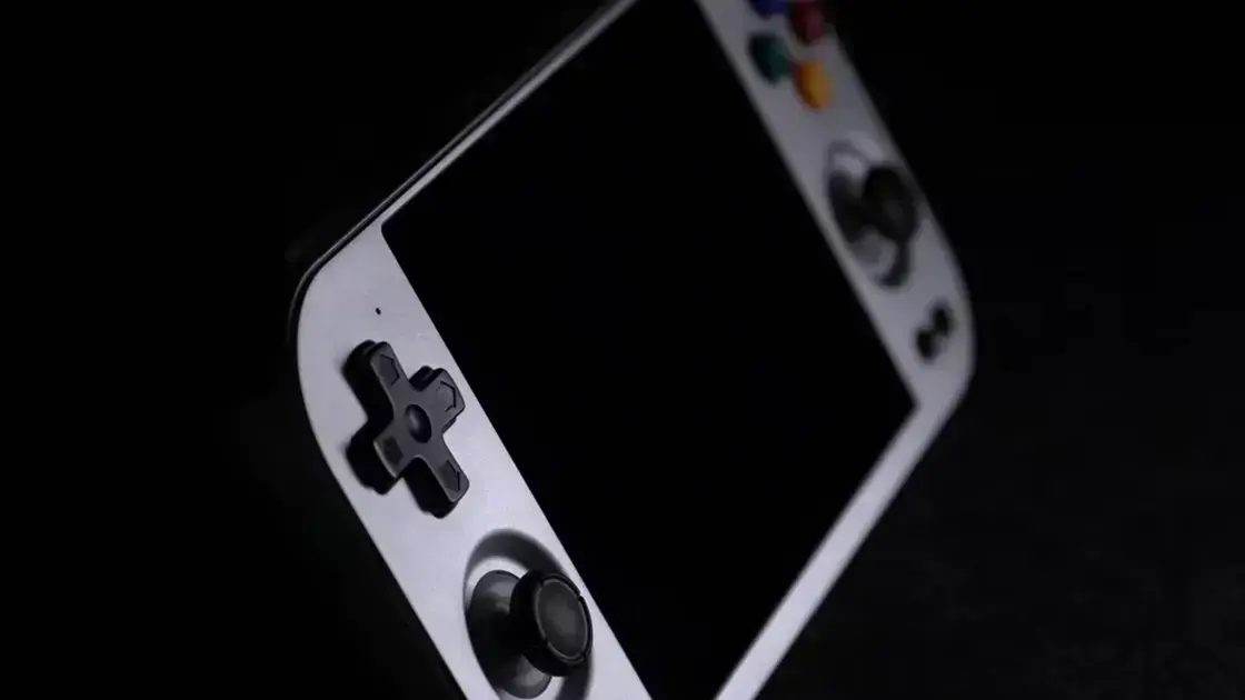 ANBERNIC RG 477M: O próximo portátil de jogos para emulação