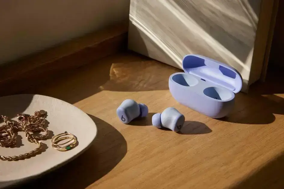 Conheça o novo recurso dos AirPods que pausa áudio ao dormir
