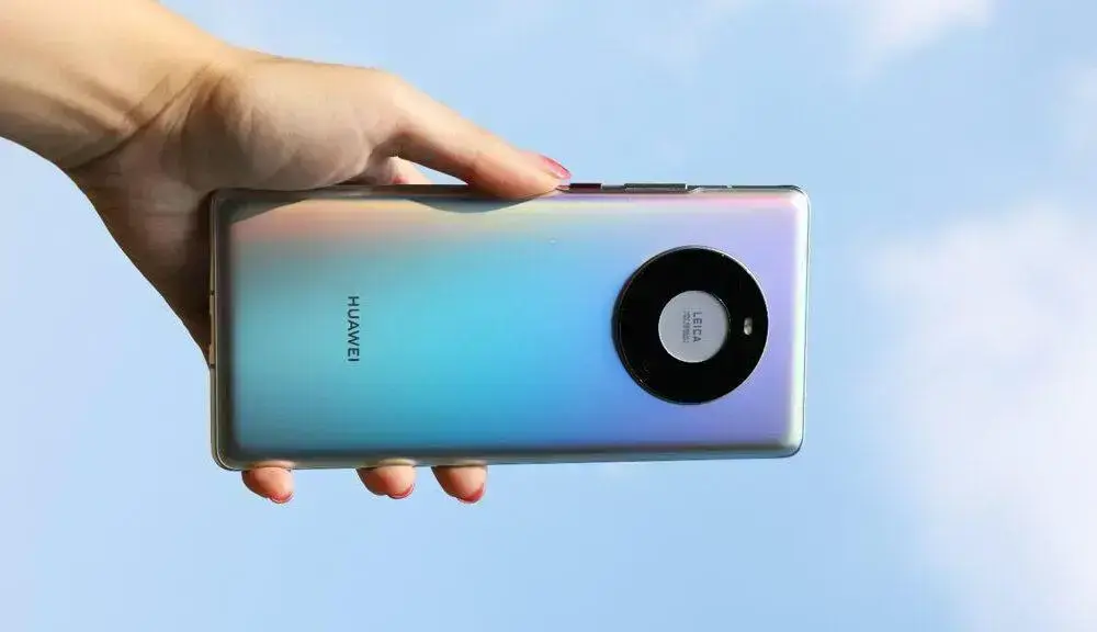 Huawei lança atualização de melhorias para Mate 40 após 10 meses de espera