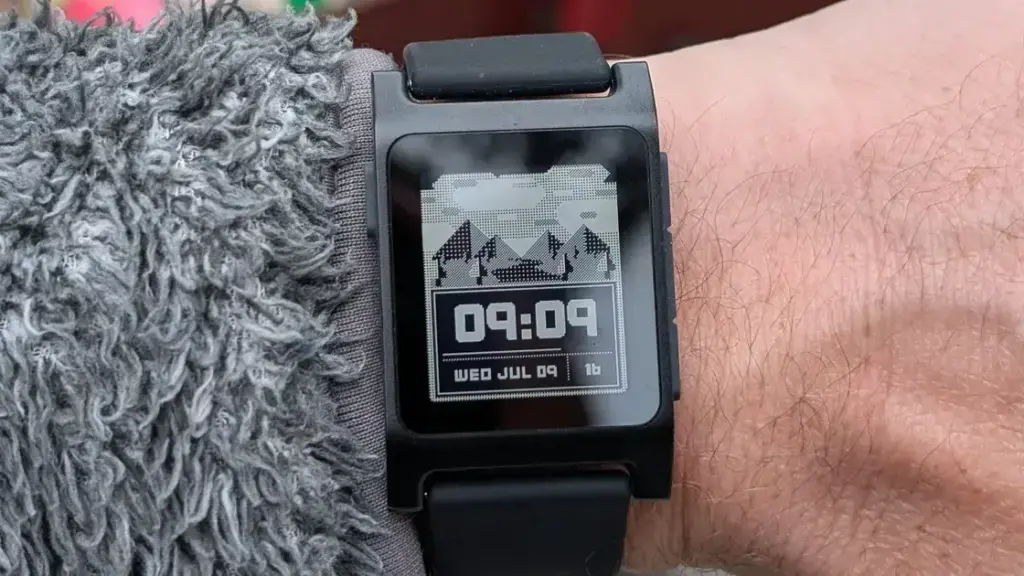 Pebble Watch retorna com novidades e nome icônico de volta