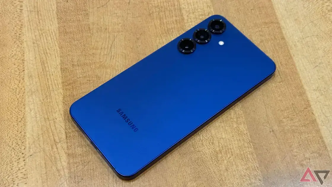 Samsung Galaxy S25 FE apresenta configurações decepcionantes