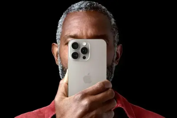 Apple pode abandonar o titânio no iPhone 17 Pro por opção mais barata
