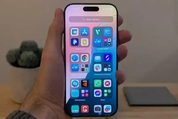 Apple pode aumentar armazenamento da linha iPhone 17 para 256GB