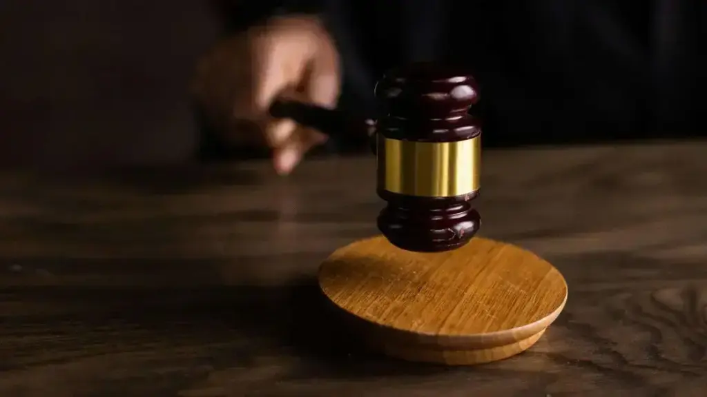 O Escândalo da IRL: Aplicativo de Eventos e a Fraude Bilionária