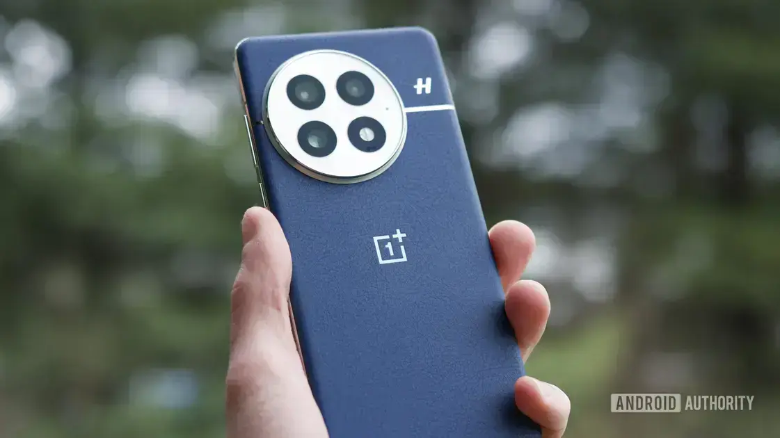 OnePlus 15 chega para desafiar Pixel 10 Pro com armazenamento superior