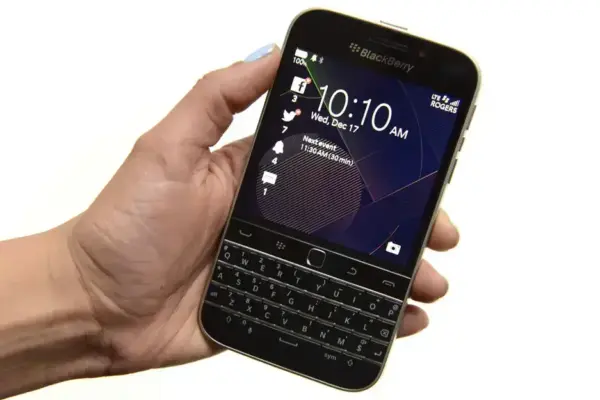 Zinwa Q25 Pro: O retorno do BlackBerry com Android e teclado físico