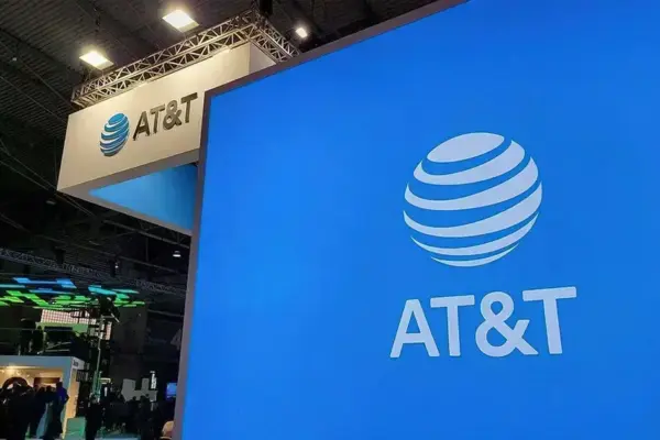 AT&T enfrenta críticas por publicidade enganosa sobre rede de telecomunicações