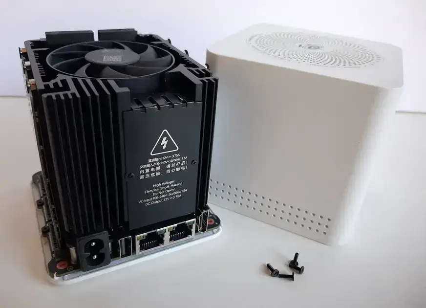 Beelink ME Mini: o NAS compacto que suporta 6 SSDs NVMe 1 Beelink ME Mini: o NAS compacto que suporta 6 SSDs NVMe