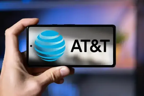 Billionaire Ricardo Salinas evade arrest over AT&T debt
